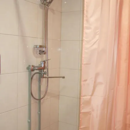 Kogudusemaja Kuelalistoad Gostinjska kuća *
